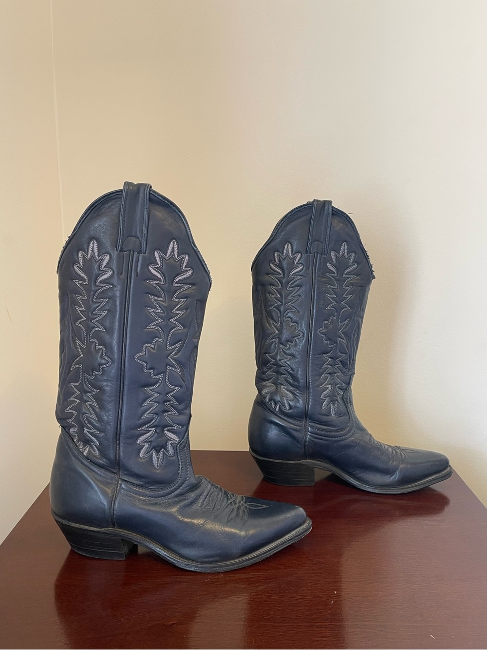 Vintage Classic Western Cowboy Boots - Women's Cowgirl Style - MADE IN CANADA